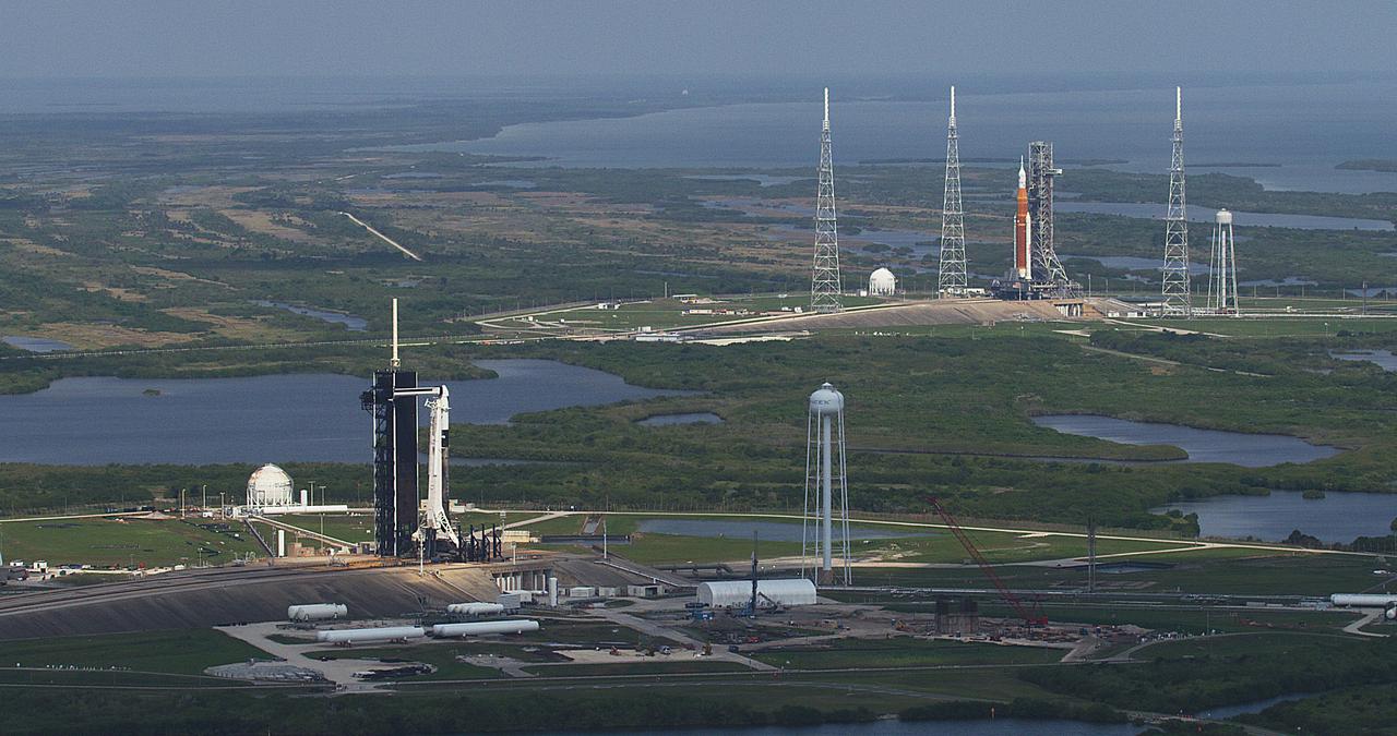Artemis I atop the Space Launch System on Launch Complex 39B at Kennedy Space Center